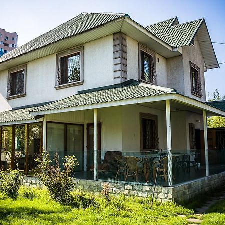"European" Backpackers Hostel In Almaty Eksteriør bilde