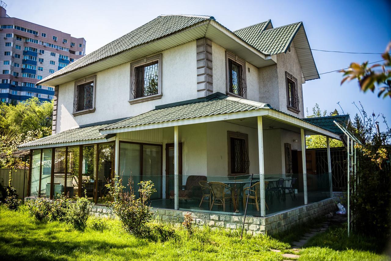 "European" Backpackers Hostel In Almaty Eksteriør bilde