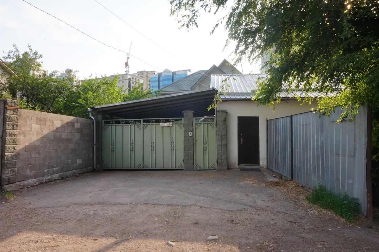 "European" Backpackers Hostel In Almaty Eksteriør bilde