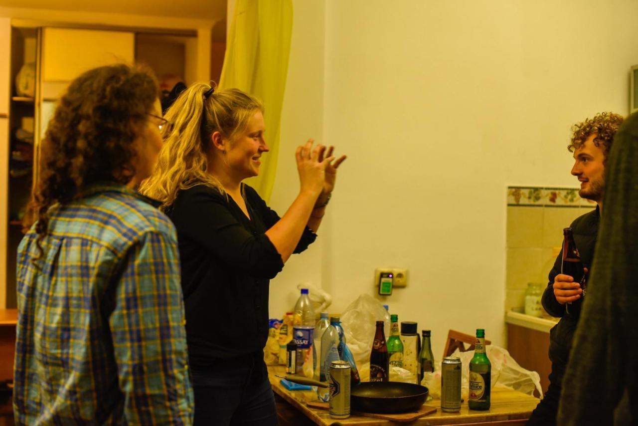 "European" Backpackers Hostel In Almaty Eksteriør bilde