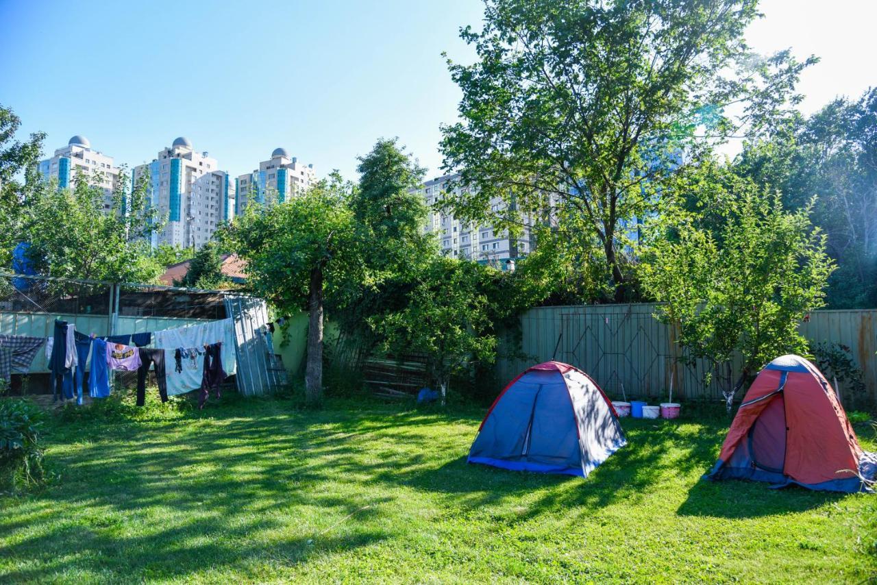 "European" Backpackers Hostel In Almaty Eksteriør bilde