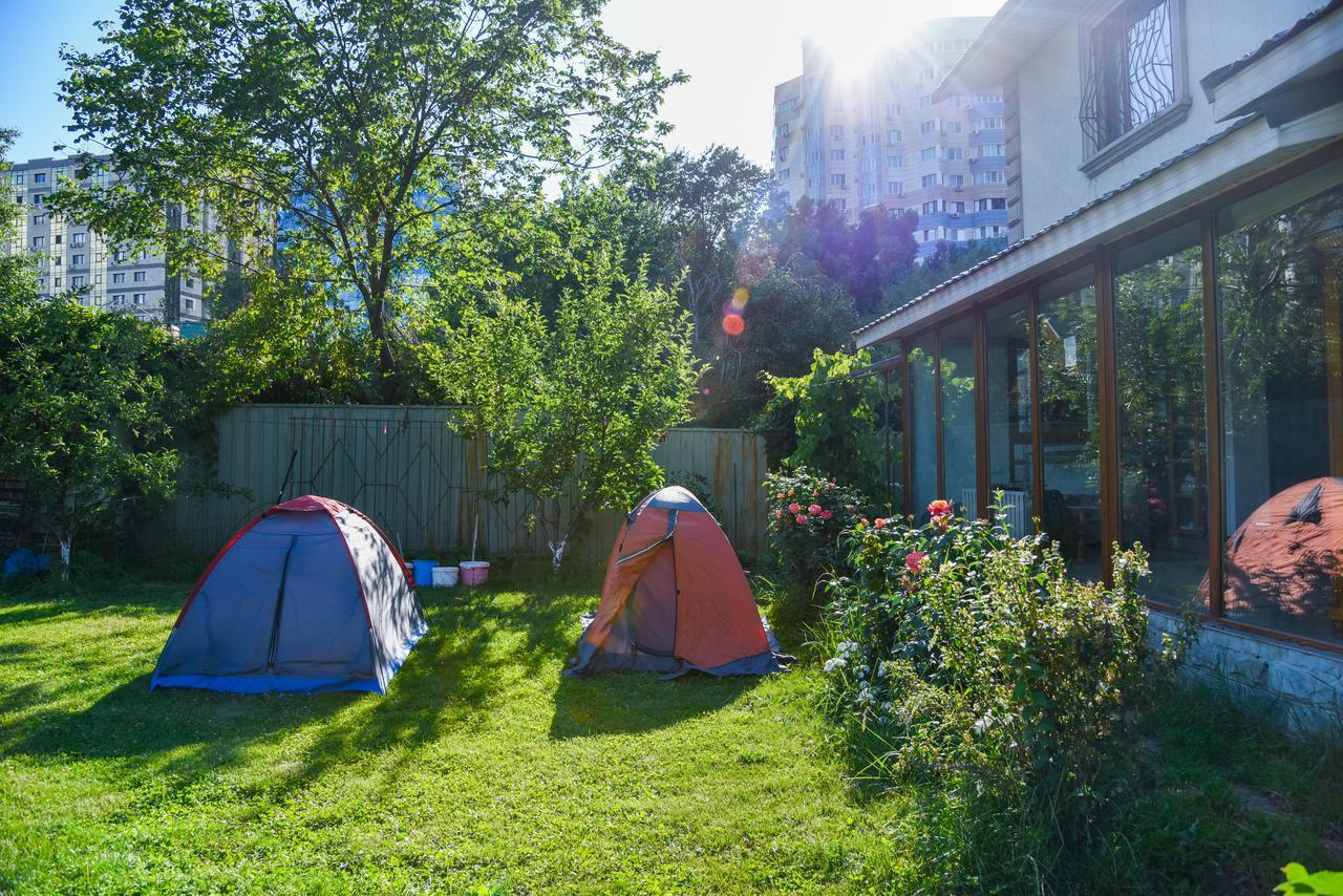 "European" Backpackers Hostel In Almaty Eksteriør bilde