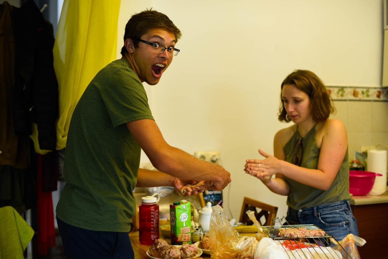"European" Backpackers Hostel In Almaty Eksteriør bilde