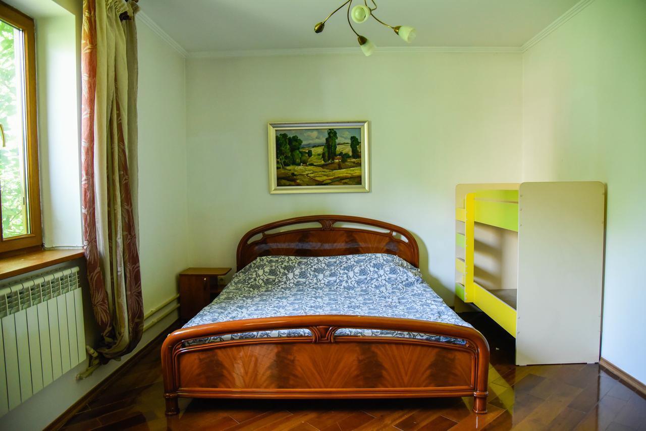 "European" Backpackers Hostel In Almaty Eksteriør bilde